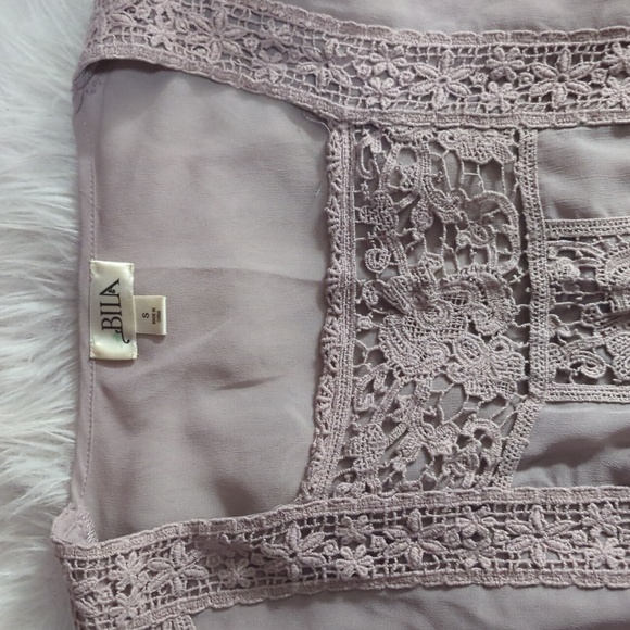 Chiffon and Lace oversized top with gathered waistline - Picture 2 of 4